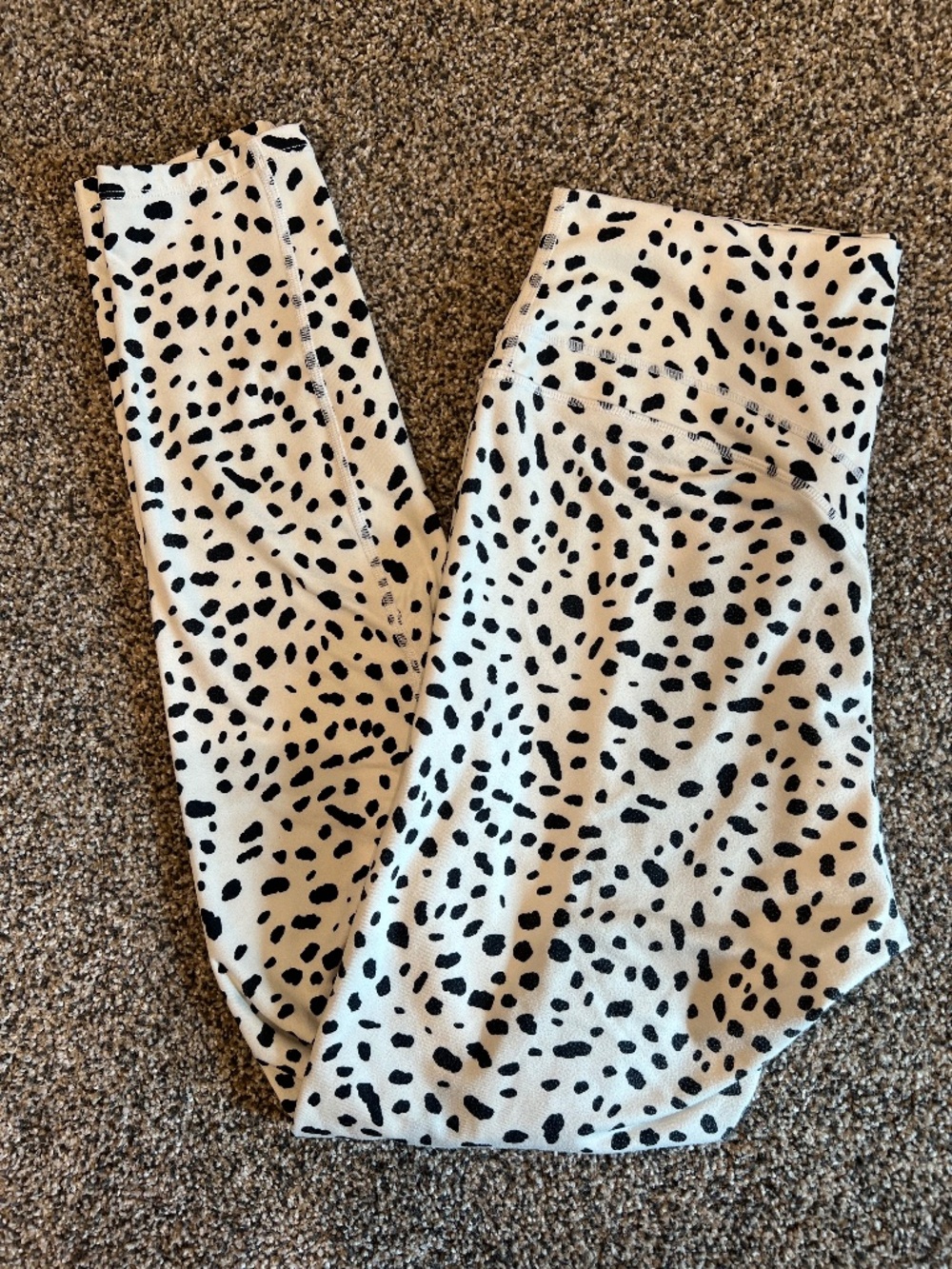 BALANCE ATHLETICA VITALITY Kingdom Snow Leopard Leggings